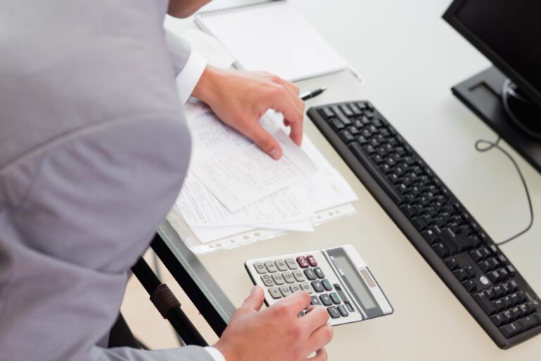 Managing Employee Benefits and Payroll in the UAE: Key Considerations 6 Employee Benefits and Payroll in the UAE